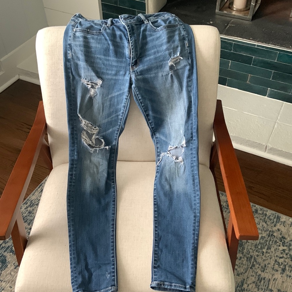 American Eagle Super Stretch Ripped Skinny Jean